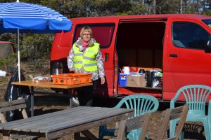 Pönttötalkoot 02.04.2016. Talkoista kun on kyse, tarjolla oli myös kahvia ja pullaa.